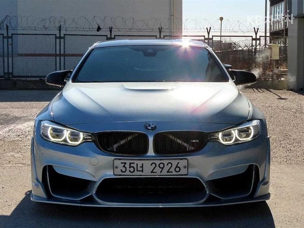 BMW M시리즈 M4 Coupe M 퍼포먼스 사일렌서 에디션 F82 - Image 1