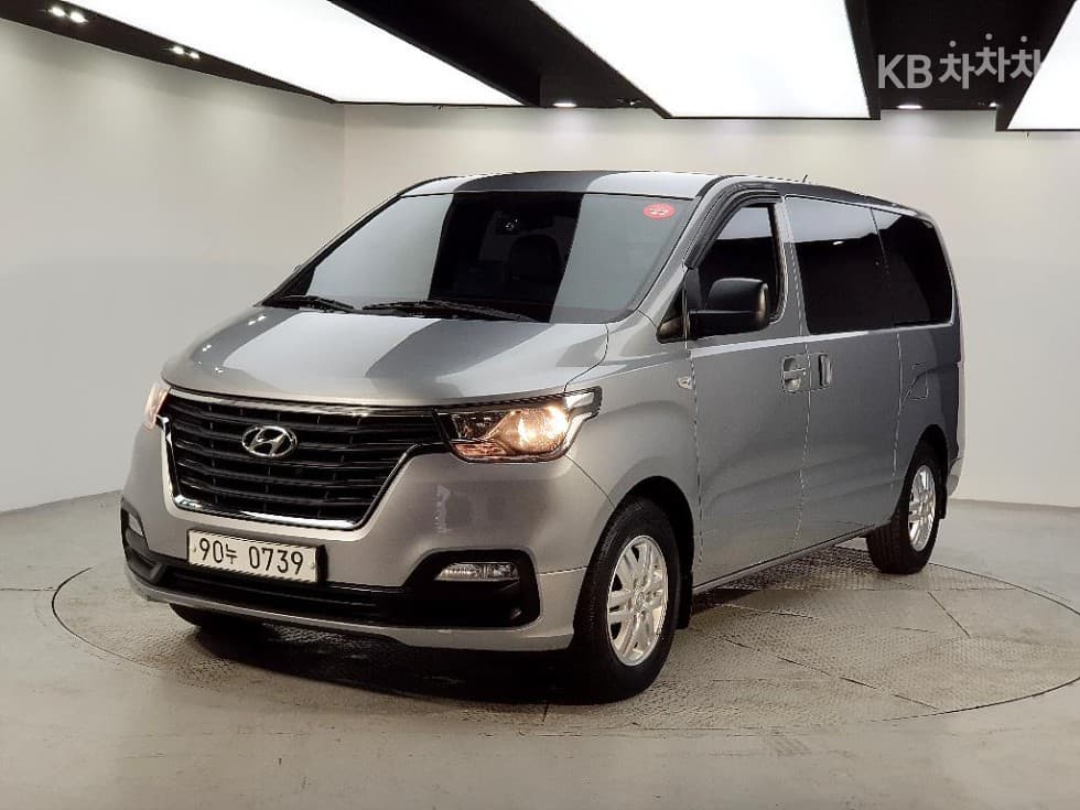 Хюндай The New (фейслифт) 그랜드 Star렉스 Ван 5-местен Modern - Image 1
