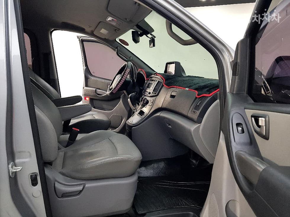 Хюндай The New (фейслифт) 그랜드 Star렉스Ван 5-местен Modern - 16