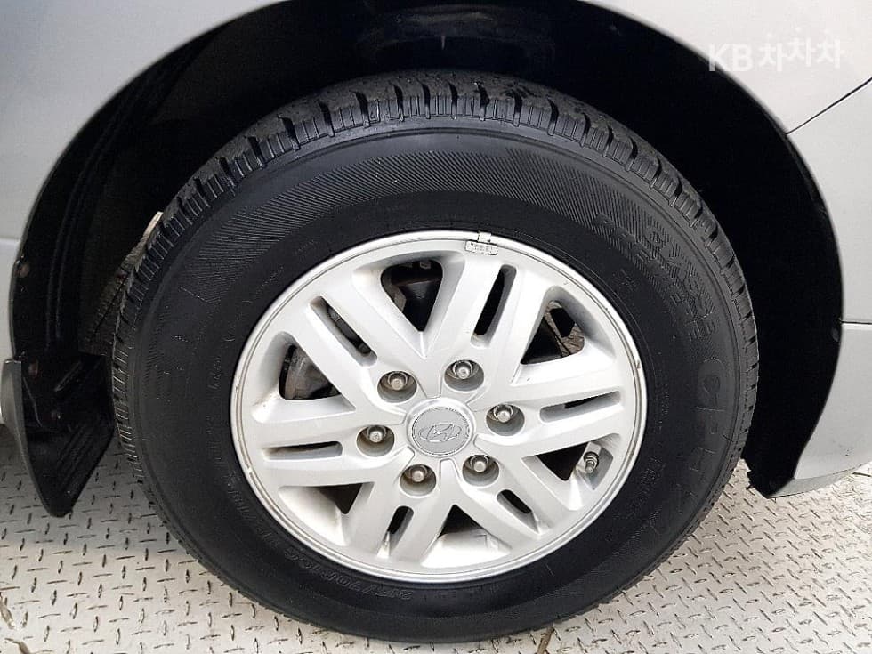 Хюндай The New (фейслифт) 그랜드 Star렉스Ван 5-местен Modern - 20