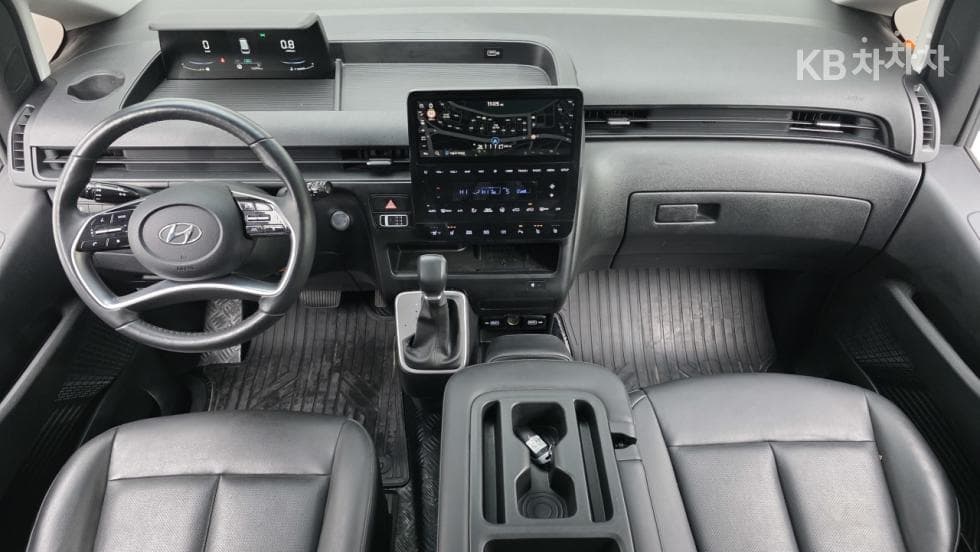 Hyundai Staria3.5 LPG Tourer 9 Modern - 5