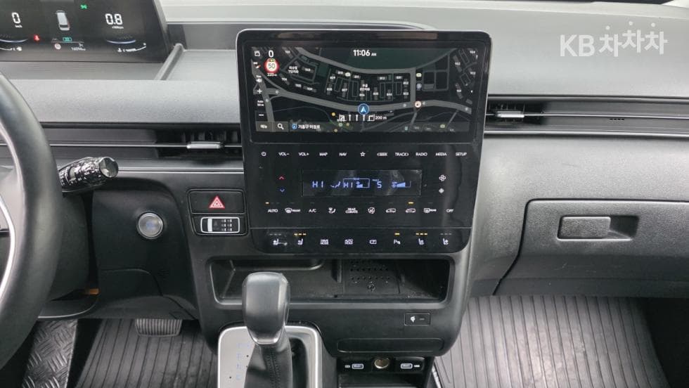 Hyundai Staria3.5 LPG Tourer 9 Modern - 8