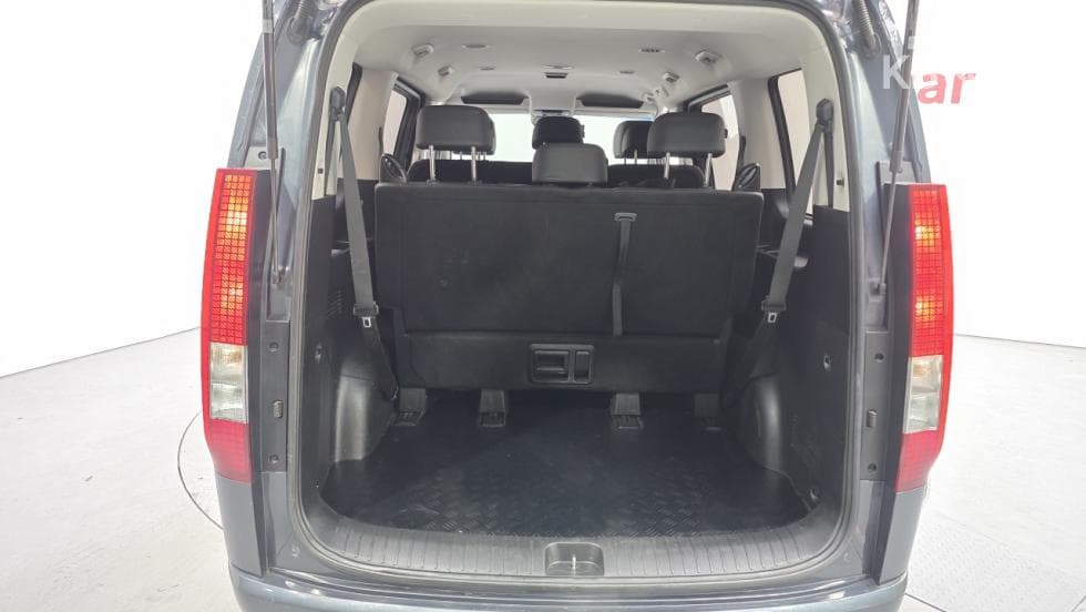 Hyundai Staria3.5 LPG Tourer 9 Modern - 16