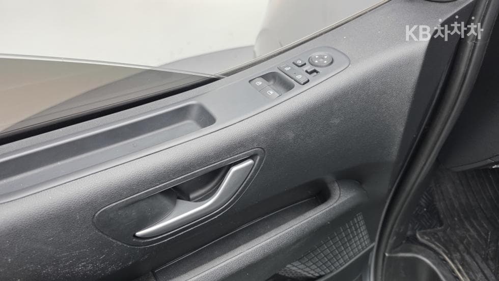 Hyundai Staria3.5 LPG Tourer 9 Modern - 18