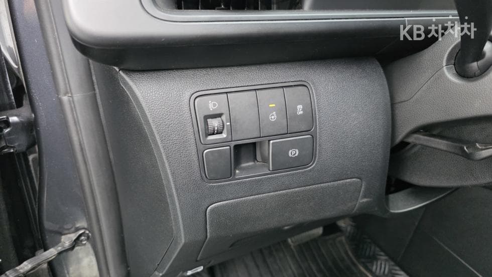 Hyundai Staria3.5 LPG Tourer 9 Modern - 20