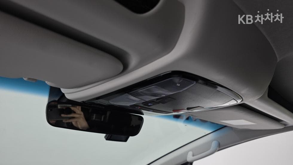 Hyundai Staria3.5 LPG Tourer 9 Modern - 22