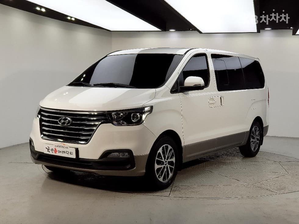 Хюндай The New (фейслифт) 그랜드 Star렉스 어반 9-местен Exclusive - Image 1