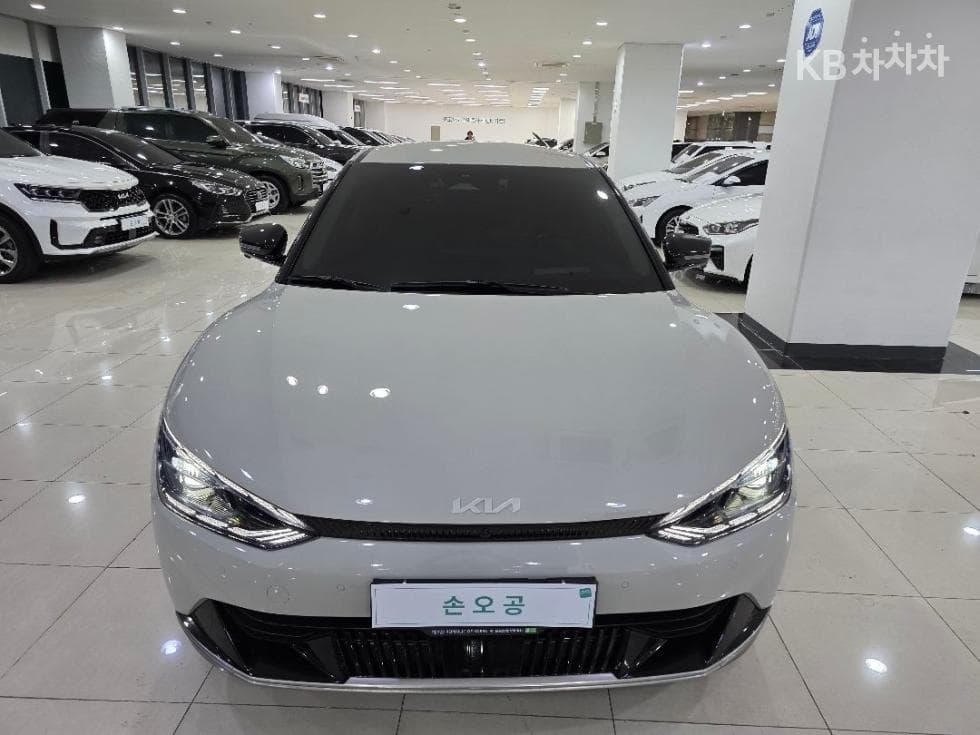 Киа EV6 롱 레Местен지 4x4 어스 - Image 1