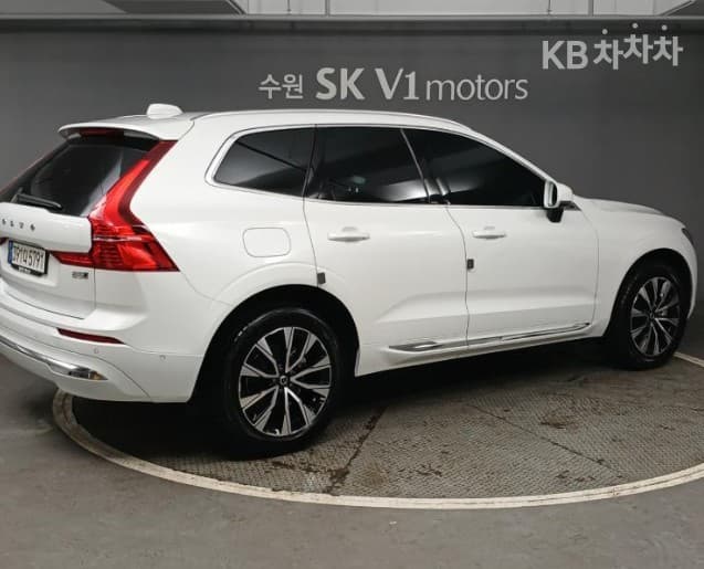 Volvo XC60 Второ поколениеB5 Ultimate Bright - 4