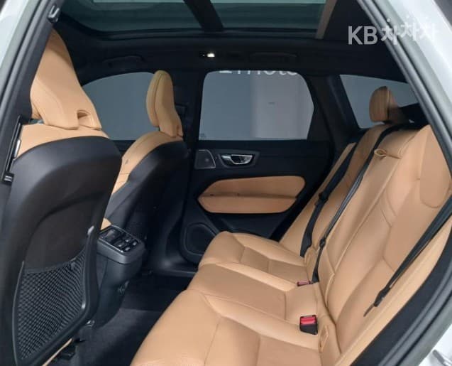 Volvo XC60 Второ поколениеB5 Ultimate Bright - 7