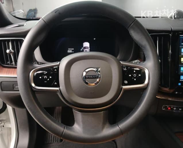 Volvo XC60 Второ поколениеB5 Ultimate Bright - 10