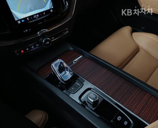 Volvo XC60 Второ поколениеB5 Ultimate Bright - 13