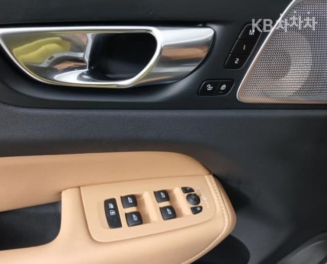 Volvo XC60 Второ поколениеB5 Ultimate Bright - 16