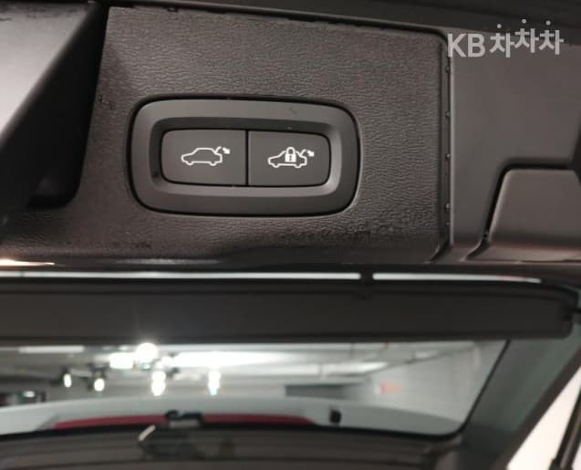 Volvo XC60 Второ поколениеB5 Ultimate Bright - 18