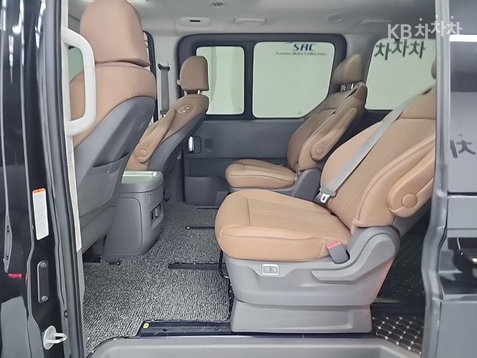 Хюндай Staria Lounge2.2 Lounge 9 AWD Inspiration - 12