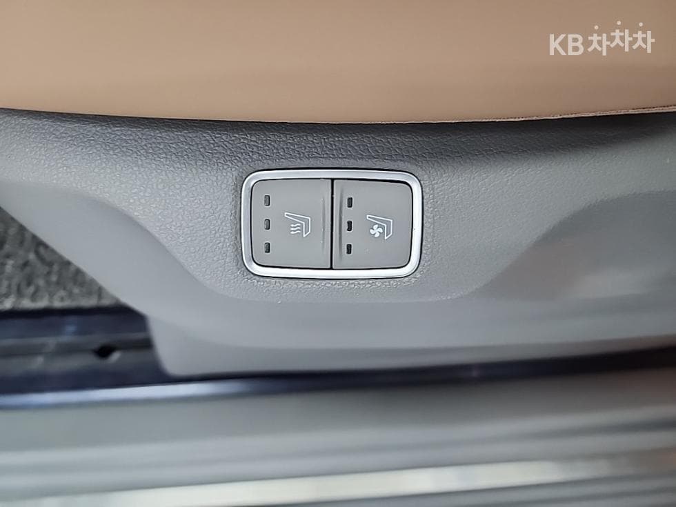 Хюндай Staria Lounge2.2 Lounge 9 AWD Inspiration - 16