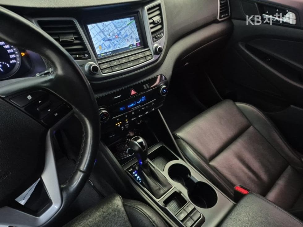 Hyundai All New TucsonDiesel(e-VGT R)2.0 2WD Modern - 10