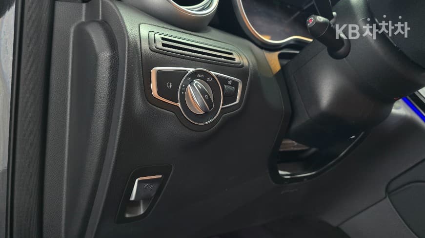 Mercedes-Benz GLC(X253)300 e 4Matic Coupe Standard - 13