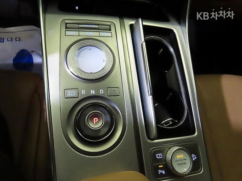 Genesis GV802.5 Turbo Gasoline AWD - 11