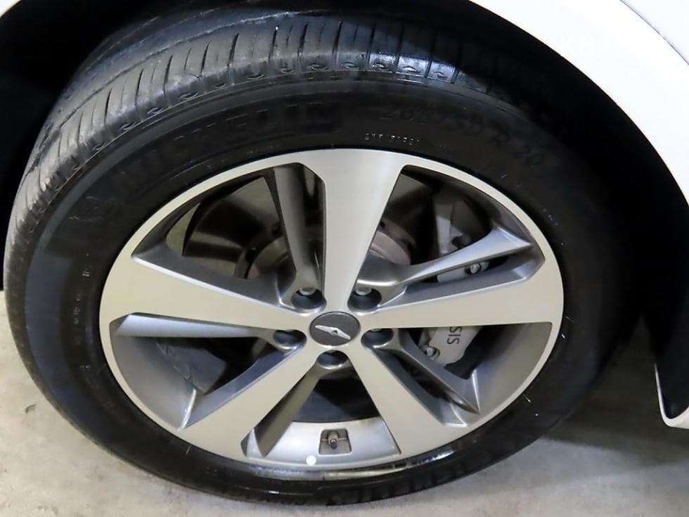 Genesis GV802.5 Turbo Gasoline AWD - 20