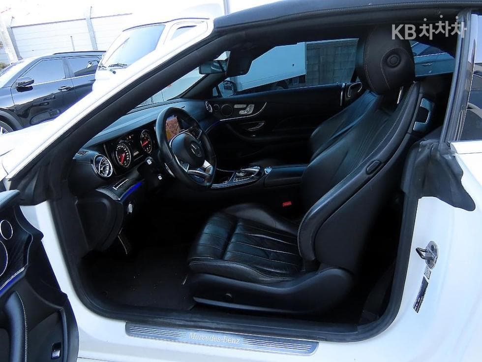 Mercedes-Benz E-Class (W213)E220d Cabriolet - 9