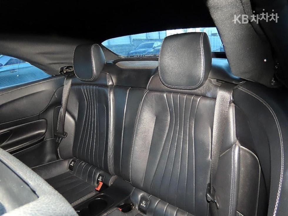 Mercedes-Benz E-Class (W213)E220d Cabriolet - 11