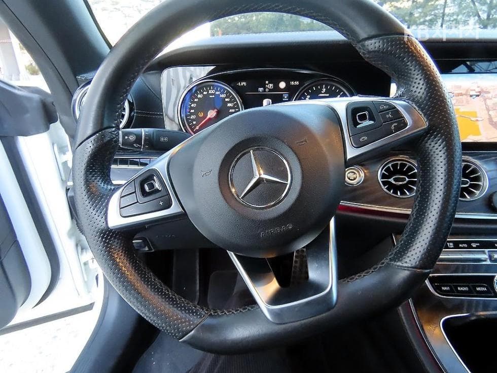 Mercedes-Benz E-Class (W213)E220d Cabriolet - 13