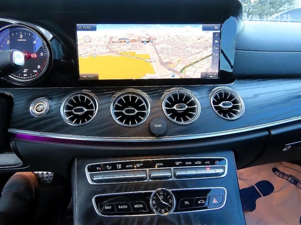 Mercedes-Benz E-Class (W213)E220d Cabriolet - 16