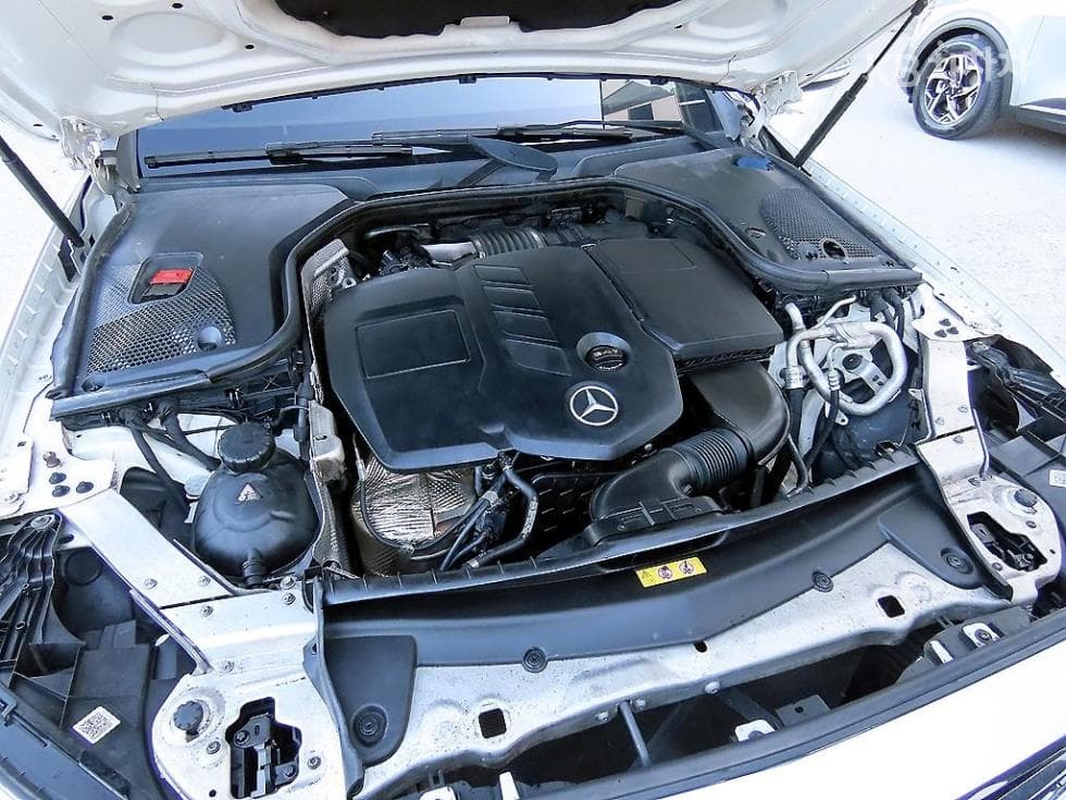 Mercedes-Benz E-Class (W213)E220d Cabriolet - 19