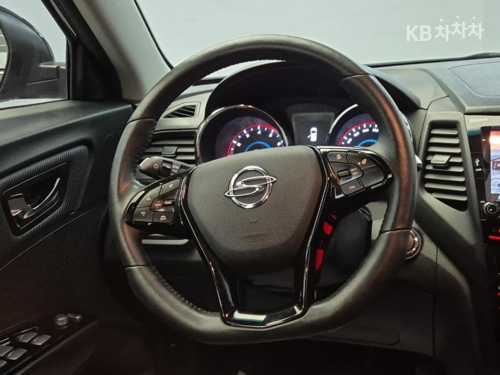 KG Mobility Tivoli AirGasoline 2WD RX - 9