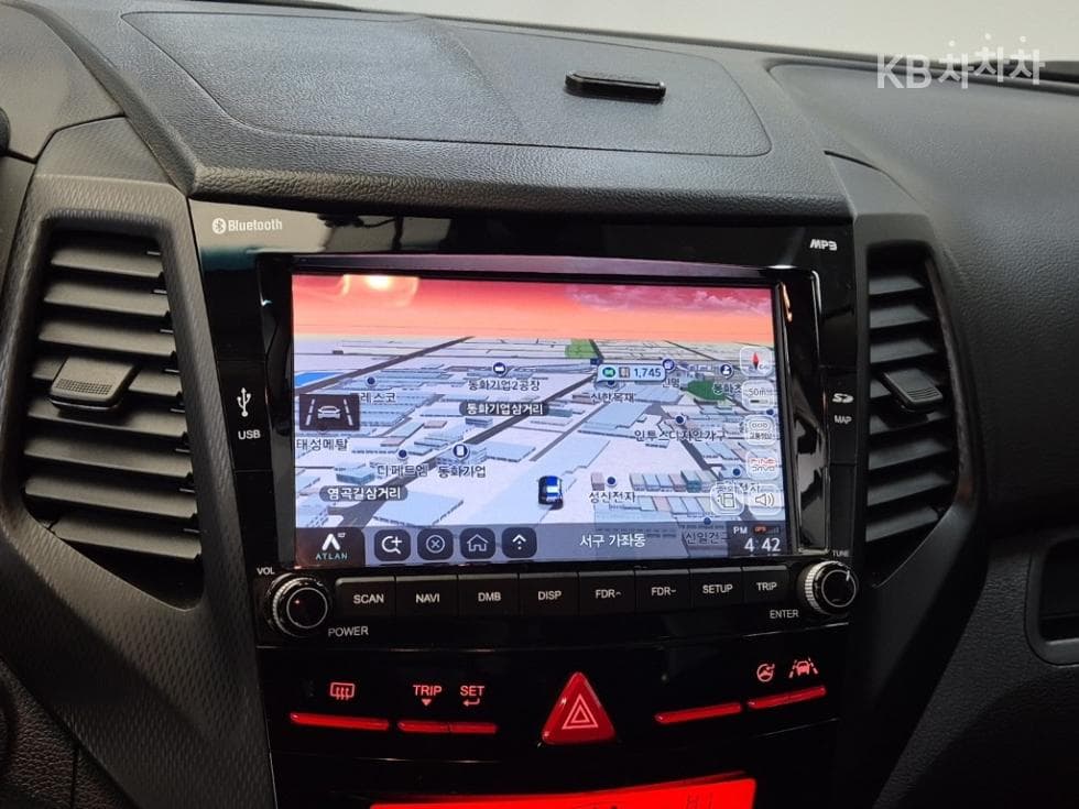 KG Mobility Tivoli AirGasoline 2WD RX - 14