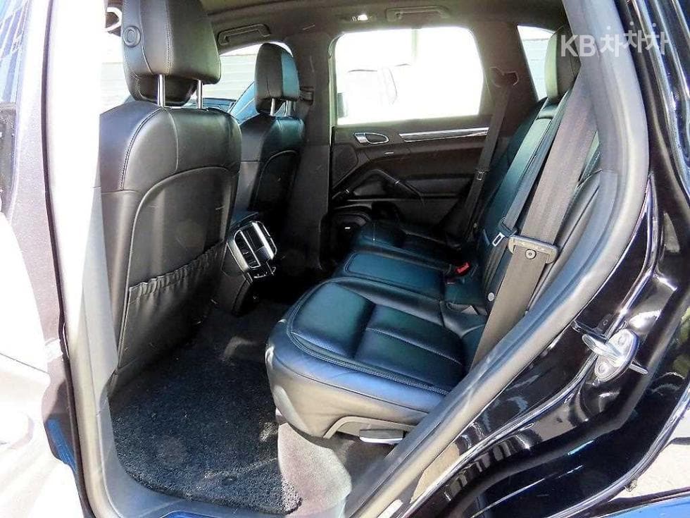 Porsche New Cayenne(958)3.0 Diesel Platinum Edition - 6