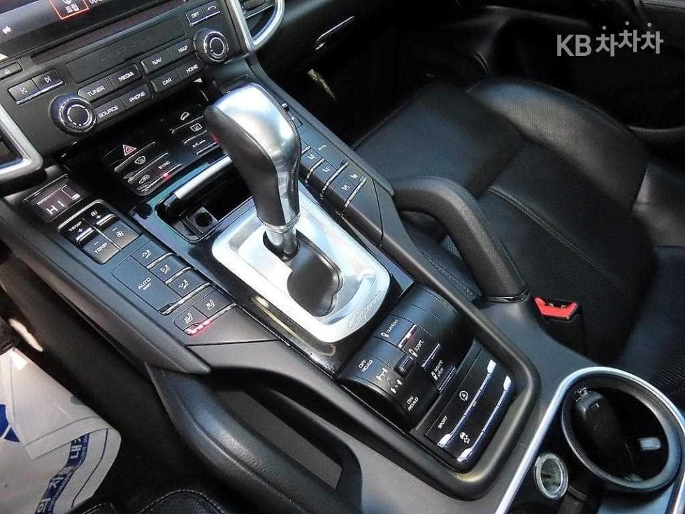 Porsche New Cayenne(958)3.0 Diesel Platinum Edition - 10