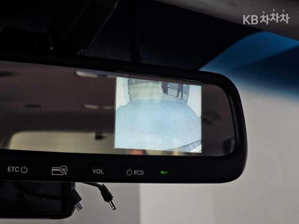 Kia Carnival RNewCarnival Limousine GLX Standard - 15