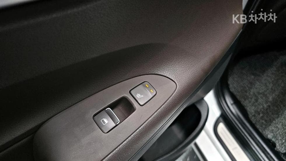 Hyundai Grandeur (Azera)IG2.4 Premium Standard - 17