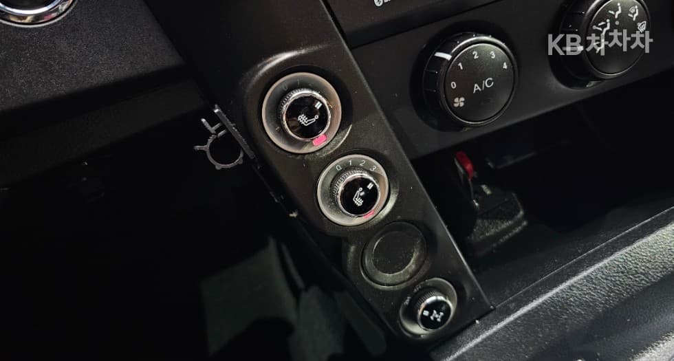 КейДжи Мобилити The New (фейслифт) Корандо Спорт (pickup variant)2.2 CX7 4x4 클럽 - 19