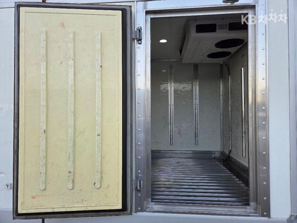 Hyundai Porter 2Extra Long Super Cab 냉동Top (Cargo)차 SUP 트윈컴프 - 8