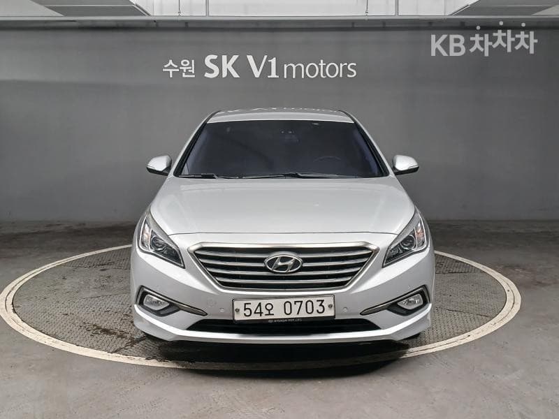 Hyundai Sonata LF 2.0 케어Plus - Image 1