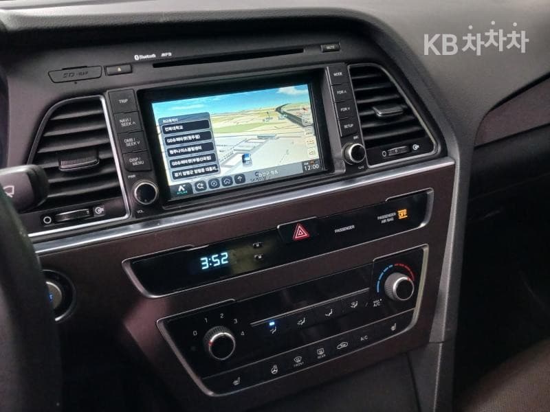 Hyundai Sonata LF2.0 케어Plus - 13