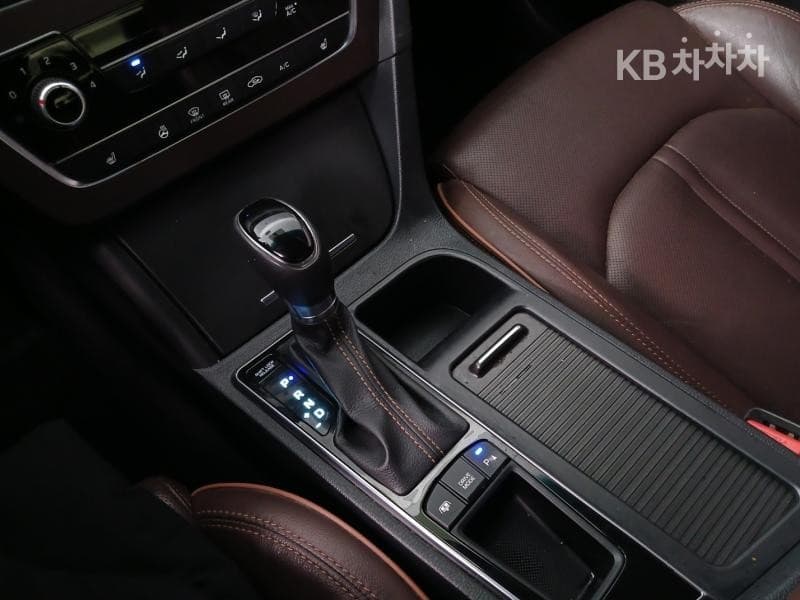 Hyundai Sonata LF2.0 케어Plus - 15