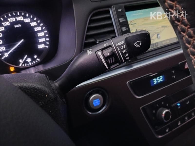 Hyundai Sonata LF2.0 케어Plus - 17