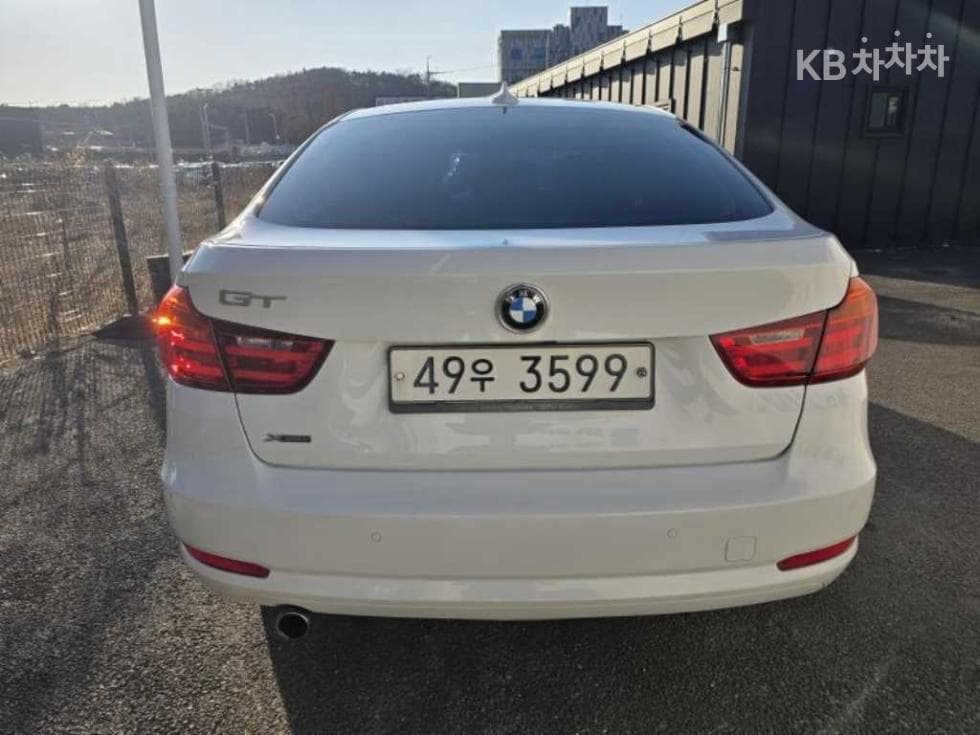 BMW Gran Turismo3 Series GT 320d F34 xDrive - 3