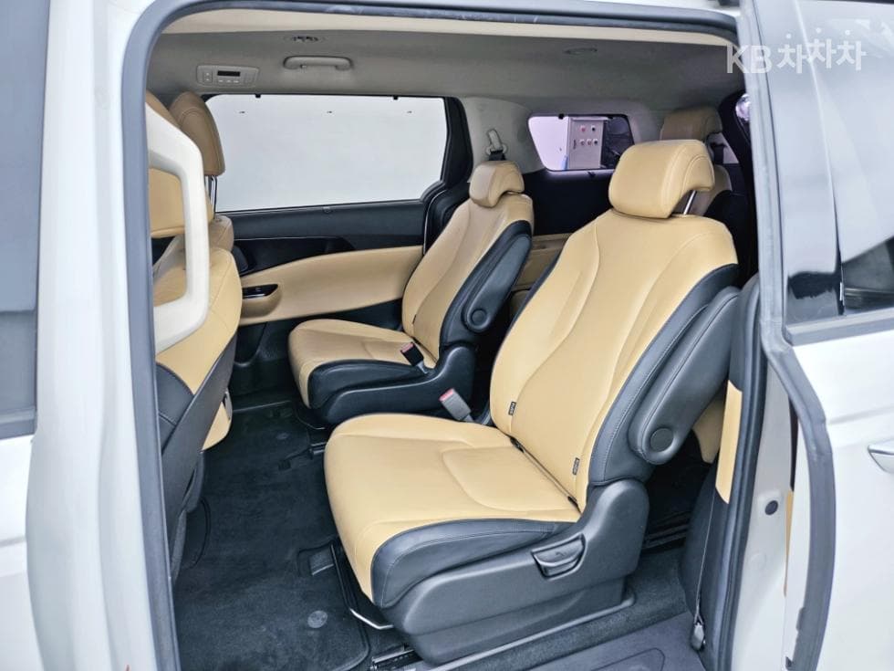 Kia Carnival 4th generationD2.2 9-seater Noblesse - 6