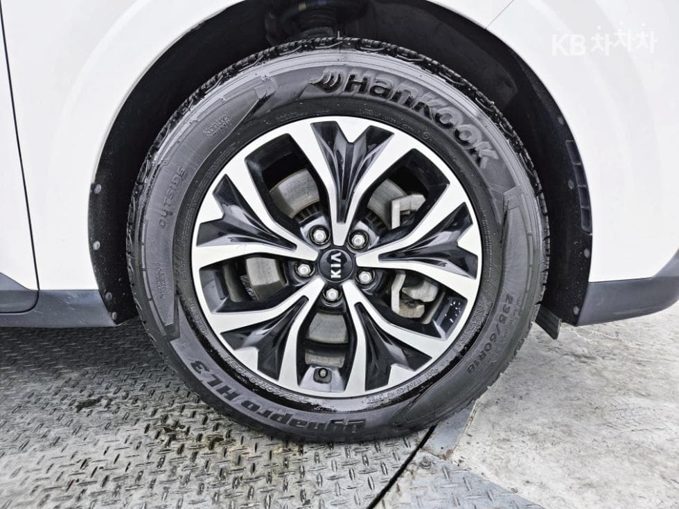 Kia Carnival 4th generationD2.2 9-seater Noblesse - 21