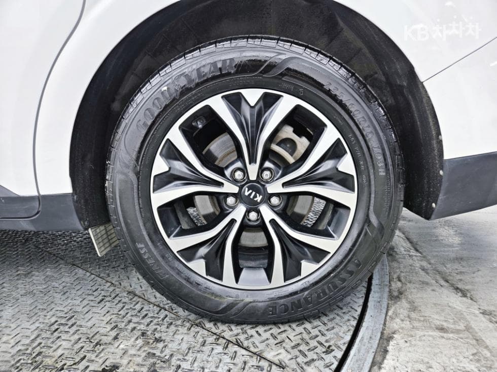 Kia Carnival 4th generationD2.2 9-seater Noblesse - 22