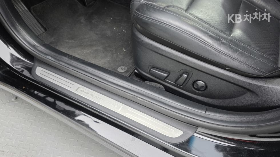 Хюндай The New (фейслифт) Grandeur (Azera) Хибрид2.4 Premium - 16