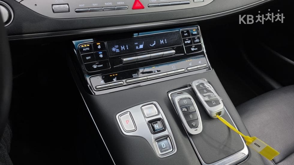 Хюндай The New (фейслифт) Grandeur (Azera) Хибрид2.4 Premium - 20