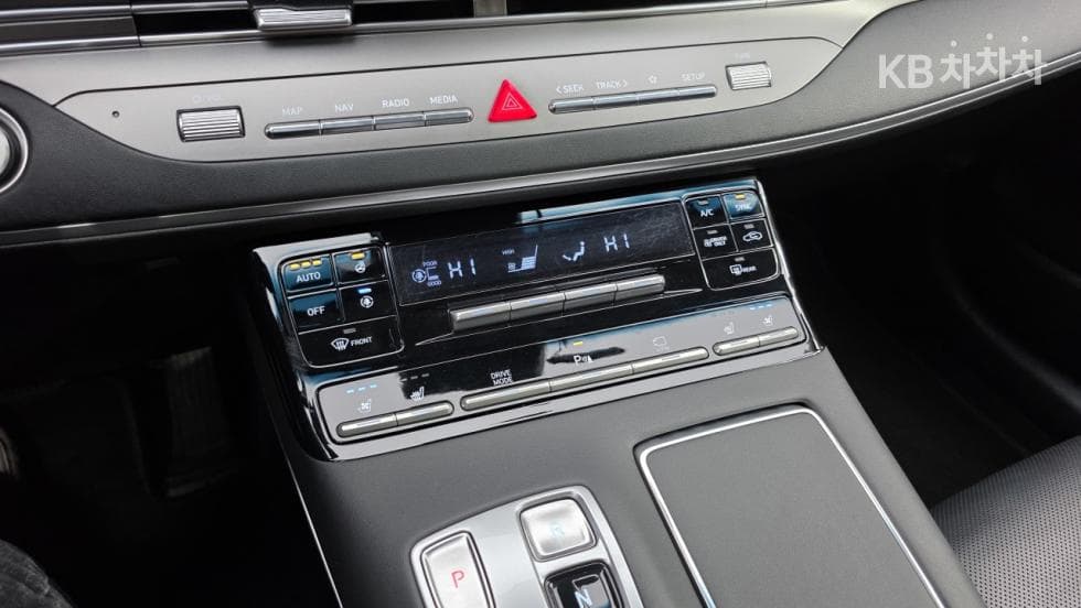 Хюндай The New (фейслифт) Grandeur (Azera) Хибрид2.4 Premium - 23