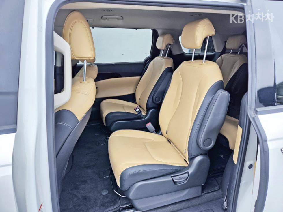 Kia Carnival 4th generationD2.2 9-seater Noblesse - 6