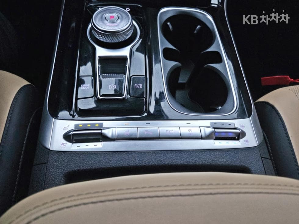 Kia Carnival 4th generationD2.2 9-seater Noblesse - 16